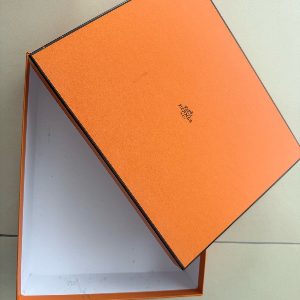 Hermès Empty Box size 11.2 x 9 x 3.2 in
